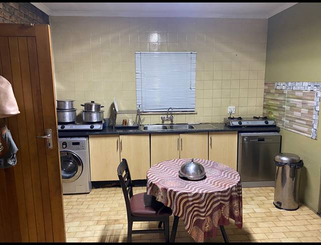 3 BEDROOM FREEHOLD FOR SALE IN DALPARK EXT 11